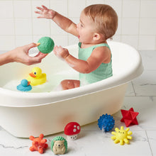 Load image into Gallery viewer, Itzy Ritzy Splash Gift Set™ 10-Piece Bath Toys