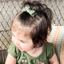 Load image into Gallery viewer, Baby Wisp Billie Jean Hair Bow Clips - 3PK