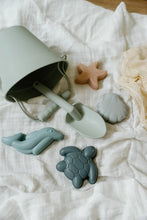 Load image into Gallery viewer, Peaks & Valleys Beach Bucket w/Characters Set