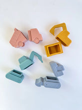 Load image into Gallery viewer, Peaks & Valleys Construction Bath Toys