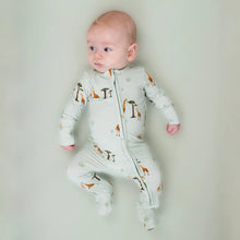 Load image into Gallery viewer, Belan.J Baby Footed Zipper Sleeper - Giraffes