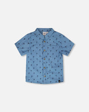Load image into Gallery viewer, deux par deux Boys Short Sleeve Chambray Shirt - Blue Palm Print