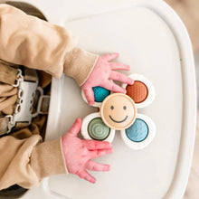 Load image into Gallery viewer, Itzy Ritzy Pop & Whirl™ Fidget Spinner Travel & Bath Toy