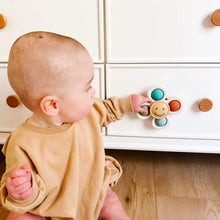 Load image into Gallery viewer, Itzy Ritzy Pop & Whirl™ Fidget Spinner Travel & Bath Toy