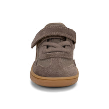 Load image into Gallery viewer, Stride Rite London 2.0 Sneaker - Brown
