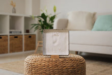 Load image into Gallery viewer, Petit Artichaut Baby Box Square