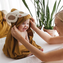 Load image into Gallery viewer, Perlimpinpin Baby Hooded Towel
