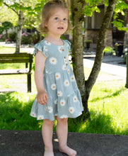 Load image into Gallery viewer, Silkberry Girls Bamboo Flutter Sleeve Tiered Dress with Bloomer - Daisy Print