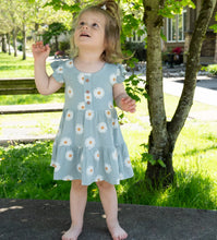 Load image into Gallery viewer, Silkberry Girls Bamboo Flutter Sleeve Tiered Dress with Bloomer - Daisy Print