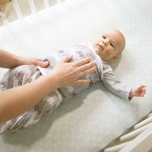 Load image into Gallery viewer, SwaddleMe by Ingenuity Arms Free Convertible Swaddle - Stage 2
