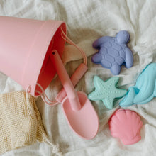 Load image into Gallery viewer, Peaks &amp; Valleys Beach Bucket w/Characters Set
