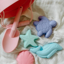Load image into Gallery viewer, Peaks &amp; Valleys Beach Bucket w/Characters Set
