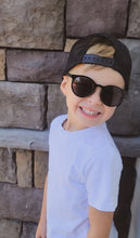 Load image into Gallery viewer, Shore Apparel Classic Sunglasses - Black
