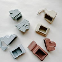 Load image into Gallery viewer, Peaks &amp; Valleys Construction Bath Toys
