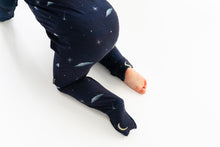 Load image into Gallery viewer, Belan.J Baby Footed Zipper Sleeper - Sweet Dreams
