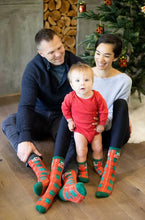 Load image into Gallery viewer, Pearhead Holiday Family Sock Set
