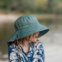 Load image into Gallery viewer, Jan &amp; Jul Gro-With-Me® Aqua-Dry Adventure Hat
