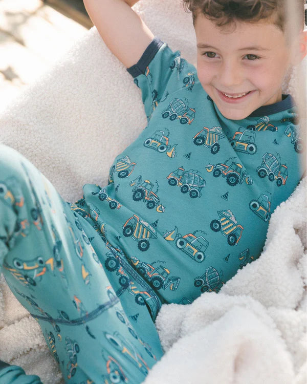 deux par deux Boys Organic Cotton Two-Piece Short Sleeve Top And Pant Pajama Set - Teal With Yellow Truck