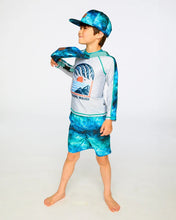 Load image into Gallery viewer, deux par deux Boys Long Sleeve Rashguard - Pale Gray
