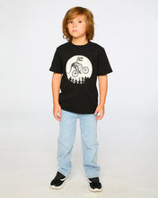 Load image into Gallery viewer, deux par deux Boys Organic Cotton Jersey T-Shirt With Dino On Bike Print - Black
