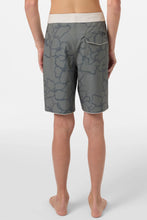 Load image into Gallery viewer, O'Neill Youth Boys Hyperfreak Mysto Scallop 17" Boardshort - Mulled Basil

