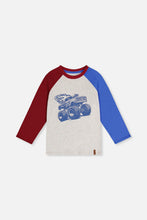Load image into Gallery viewer, deux par deux Boys Raglan T-Shirt - Heather Grey, Red And Blue
