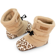 Load image into Gallery viewer, Jan &amp; Jul Baby Stay-Put Cozy Booties
