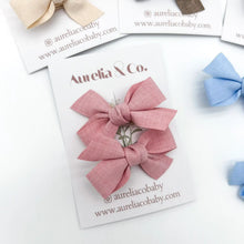 Load image into Gallery viewer, Aurelia &amp; Co. Babies/Kids Linen Hair Bow Clip Set
