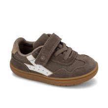 Load image into Gallery viewer, Stride Rite London 2.0 Sneaker - Brown
