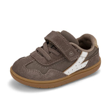 Load image into Gallery viewer, Stride Rite London 2.0 Sneaker - Brown
