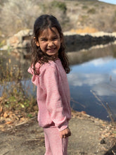 Load image into Gallery viewer, Vignette Girls Orla Pants - Rose
