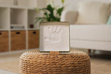 Load image into Gallery viewer, Petit Artichaut Baby Box Square
