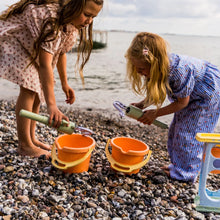 Load image into Gallery viewer, dantoy Recycled Pastels Sand And Water Wheel
