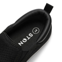 Load image into Gallery viewer, Stonz Skipperz Slip On Shoe - Black
