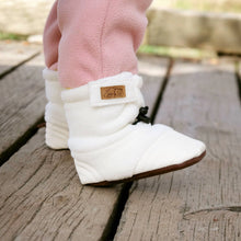 Load image into Gallery viewer, Jan &amp; Jul Baby Stay-Put Cozy Booties
