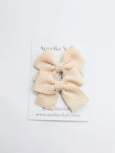 Load image into Gallery viewer, Aurelia &amp; Co. Pastel Waffle Pigtail Bow Clips
