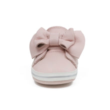 Load image into Gallery viewer, Robeez First Kicks - Aria - Pink

