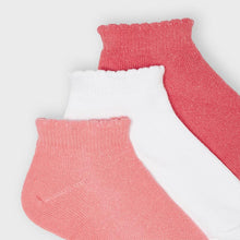 Load image into Gallery viewer, Mayoral Set of 3 Socks - Coral
