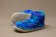 Load image into Gallery viewer, Padraig Cottage Youth Slippers
