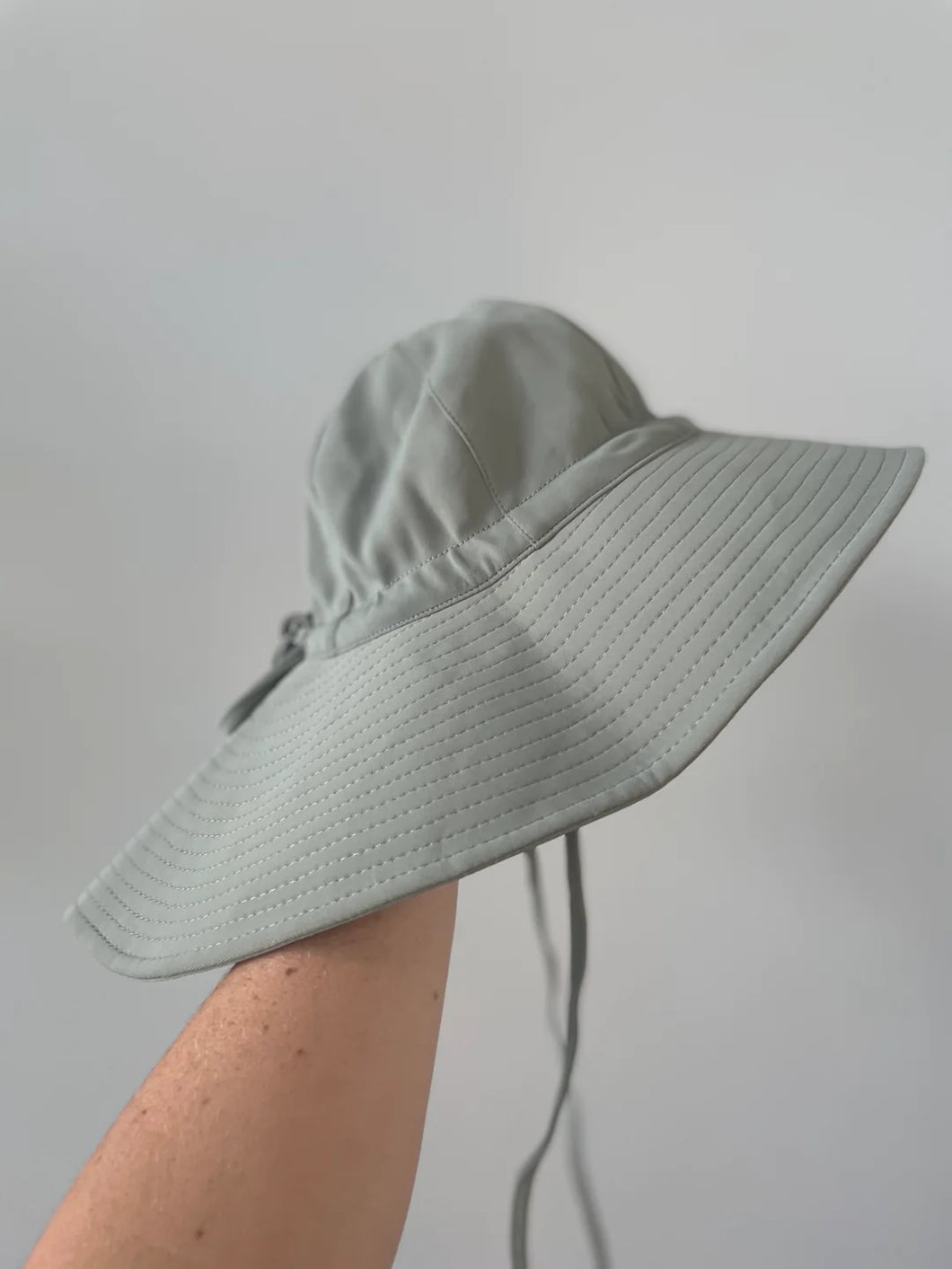 Current Tyed Water Bucket Hats