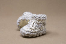Load image into Gallery viewer, Padraig Cottage Newborn Slippers

