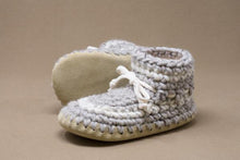 Load image into Gallery viewer, Padraig Cottage Youth Slippers
