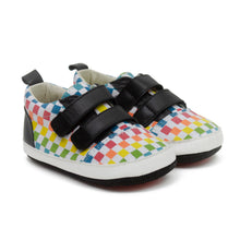 Load image into Gallery viewer, Robeez First Kicks - Parker Checkered
