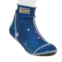 Load image into Gallery viewer, Duukies Beachsocks - Planet Blue
