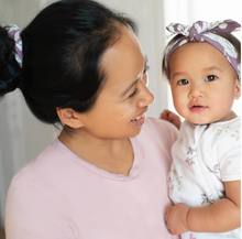 Load image into Gallery viewer, Perlimpinpin Mommy &amp; Me Scrunchies
