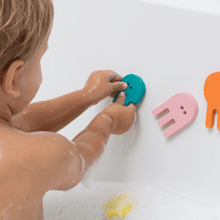 Load image into Gallery viewer, Quut Jellyfish Soft Foam  Bath Puzzle
